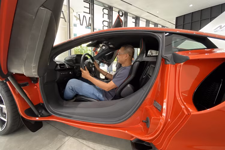 Artura cũng là chiếc siêu xe plug-in hybrid đầu tiên của hãng McLaren được sản xuất đại trà, điều này có vẻ như là 1 bước tiến đột phá của hãng xe Anh quốc