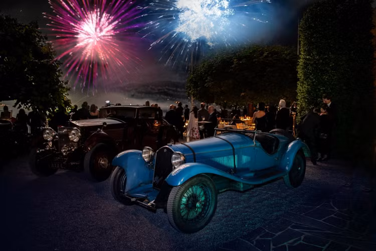Những người chủ đầu tiên của xe đã đua chiếc xe này đến tham gia giải đua Paris-Nice Rally năm 1933 và 1934 cũng như cuộc đua leo núi Grossglockner trước khi nhà nhập khẩu huyền thoại Ferrari của Mỹ Luigi Chinetti bán chiếc xe cho cha của Henri d’Autichamp và người mua đã tặng chiếc xe này cho con trai – một sinh viên tốt nghiệp học viện hải quân, nhân sinh nhật lần thứ 21 của mình vào năm 1937.