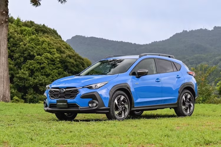 Ngoài ra, Subaru Crosstrek 2025 phiên bản Premium còn sở hữu hệ thống X-Mode mới với các cài đặt Snow/Dirt và Deep Snow/Mud nhằm tối ưu hóa hiệu suất vận hành trong những điều kiện thời tiết xấu hoặc trên đường khó.