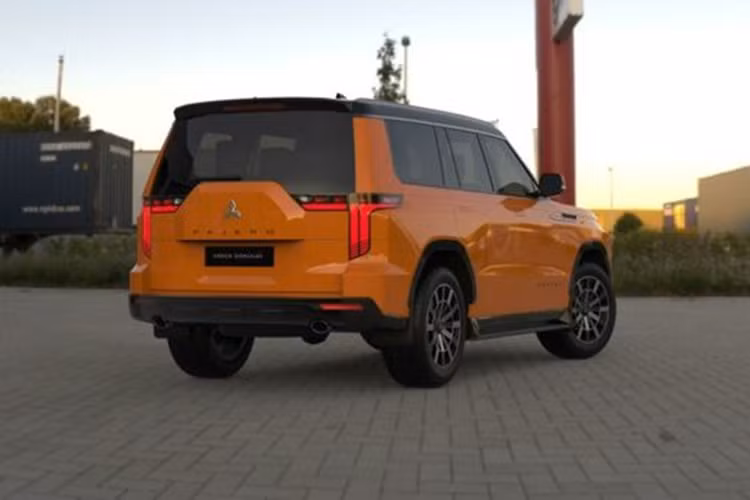 Với định vị phân khúc cao hơn, các đối thủ cạnh tranh chính của mẫu xe SUV Mitsubishi Pajero 2027 có thể bao gồm: Lexus GX, Land Rover Defender, Jeep Grand Cherokee, Range Rover Sport, Audi Q7, BMW X7 và Infiniti QX80.