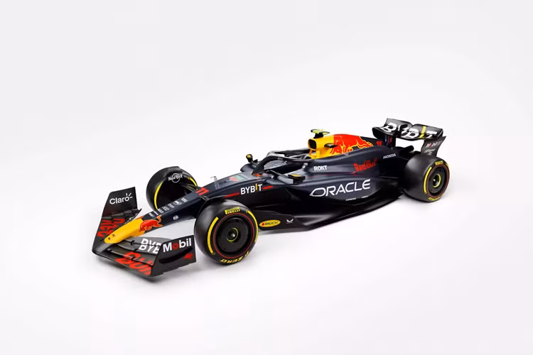 Một số xe đua cũng sẽ được mang tới Las Vegas, bao gồm xe đua Red Bull Racing RB20 F1 từ năm ngoái, xe nguyên mẫu Acura ARX-06, Honda IndyCar, Honda Ridgeline Baja Race Truck, Honda CR-V Hybrid Racer, Acura Integra Type S DE5 và HRC Honda Civic Type R Pace Car được sử dụng trong giải IndyCar.