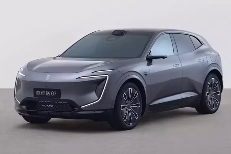 Tuy nhiên, mẫu SUV điện Avatr 07 tiết lộ rằng Huawei ngày càng ít liên quan hơn đến dự án này. Mới đây, Bộ Công nghiệp và Công nghệ thông tin Trung Quốc (MIIT) đã tiết lộ thông số kỹ thuật của chiếc crossover Avatr 07 của Changan , CATL và Huawei tại Trung Quốc.