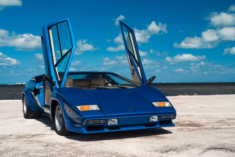 Lamborghini Countach LP400 S 