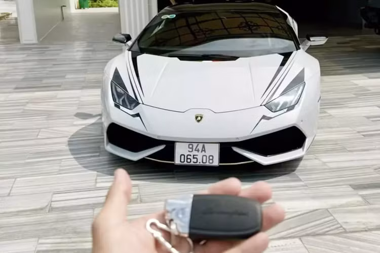 Trong khoảng 1 tháng trở lại đây, tần suất các siêu xe Lamborghini Huracan rao bán trên thị trường khá nhiều, nhất là biến thể LP610-4, vốn có hơn 12 xe xuất hiện tại thị trường Việt Nam. Mức giá bán của các xe dao động từ 8 tỷ đến 9,5 tỷ đồng, tùy vào độ mới của xe.