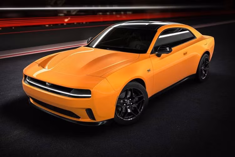  Charger Daytona 2024 mới có các phiên bản 4 cửa hoặc 2 cửa, được phát triển dựa trên nền tảng khung gầm STLA Large mới của Stellantis. Số đo dài x rộng x cao của xe lần lượt là 5.248 x 2.028 x 1.497 mm, đi kèm chiều dài cơ sở là 3.074 mm.
