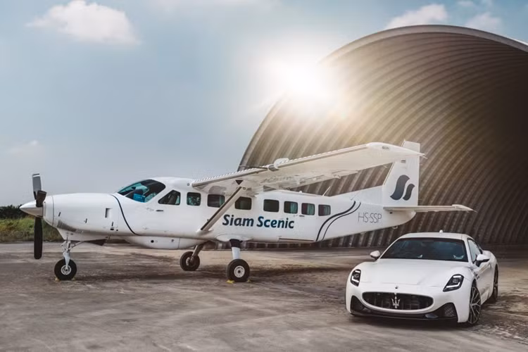 Maserati Thái Lan vẫn chưa tung ra hình ảnh mẫu xe điện GranTurismo Folgore, vốn được trang bị 3 động cơ điện công suất 300 kW, giúp chiếc xe đạt sức mạnh lên đến 761 mã lực và mô-men xoắn 1.350 Nm.