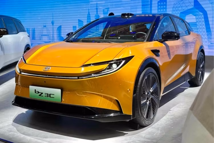  Toyota bZ3C 2025 mới sẽ là sản phẩm xe điện thông minh nhất của liên doanh FAW Toyota, sở hữu tính năng lái nâng cao và khoang lái hiện đại. Xe cũng sẽ sở hữu phạm vi hoạt động lên đến 630 km. Mẫu xe này xuất hiện lần đầu tại Triển lãm Ô tô Bắc Kinh hồi đầu năm.