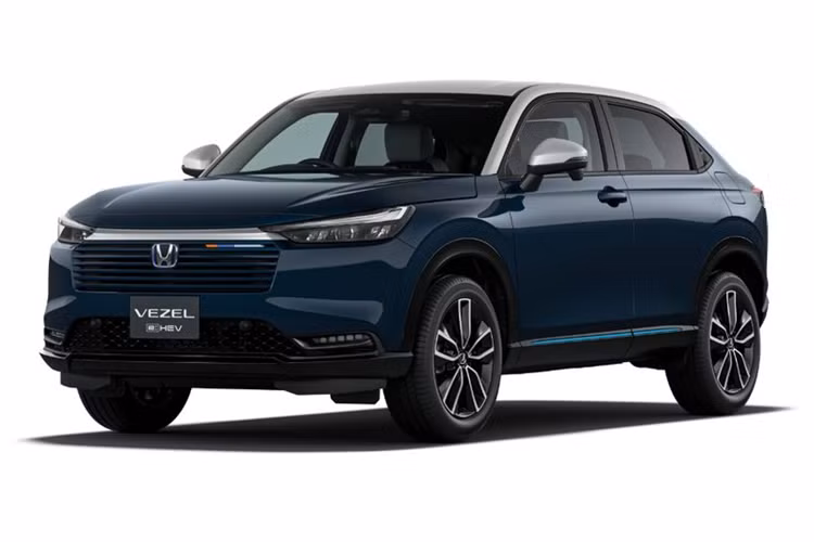 Ở bên trong, HR-V mới có cụm điều khiển trung tâm được tái thiết kế, giúp việc sử dụng trở nên thuận tiện hơn. Xe vẫn được trang bị cụm đồng hồ kỹ thuật số 7 inch cùng màn hình cảm ứng giải trí 9 inch như ở phiên bản trước.