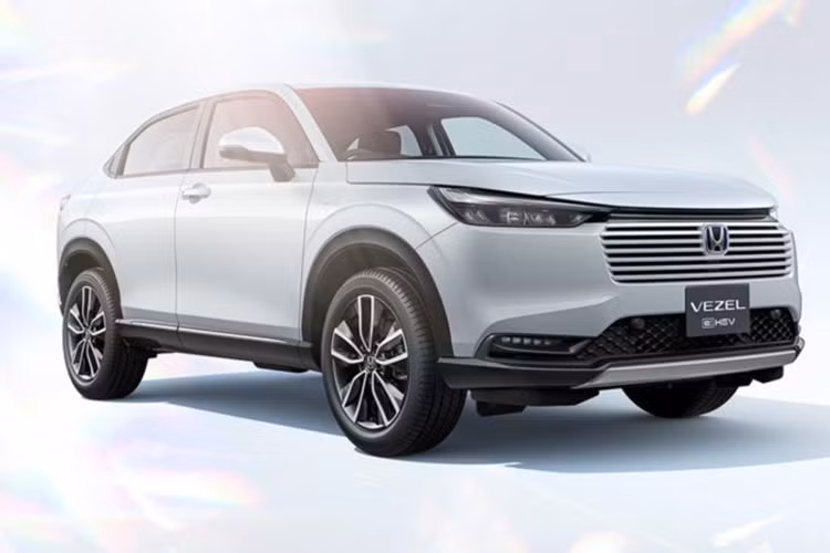 Ngoài ra, đèn hậu của Honda HR-V 2024 bản nâng cấp còn là loại LED toàn phần, tạo cảm giác sang trọng hơn cho mẫu SUV cỡ B này. Hiện hình ảnh nội thất của Honda HR-V mới dành cho thị trường Việt Nam chưa được hé lộ.
