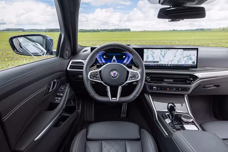 Chiếc B3 GT sedan chỉ mất 3,4 giây còn Alpina B3 GT wagon và B4 GT Gran Coupe cần 3,5 giây – tức là tương đương với năng lực của M3 Competition xDrive.