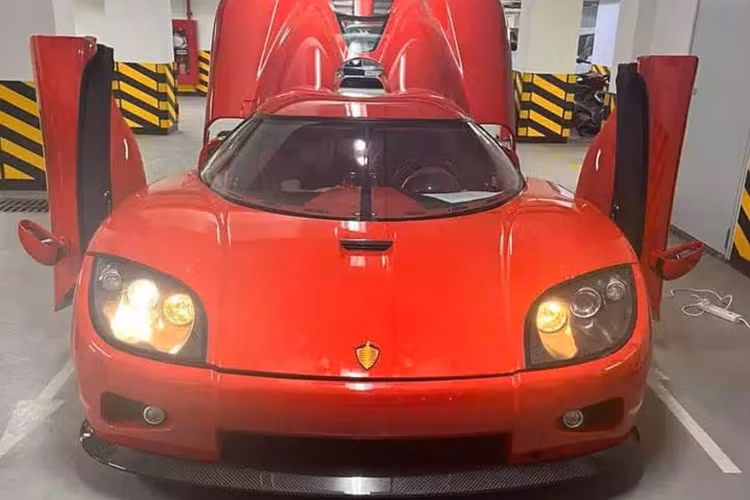 Bên cạnh đó, cũng có không ít tranh cãi xảy ra, khi có không ít người cho rằng chiếc xe hypercar Koenigsegg CCX độc nhất Việt Nam mới ra biển số Hải Phòng về nước từ năm 2020, cũng có ý kiến cho biết xe đã có mặt từ năm 2018, tức đã 6 năm qua.
