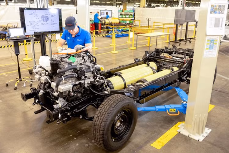 Loại pin hydro thế hệ thứ 3 đang được Toyota phát triển và dự kiến sẽ đưa vào lắp đặt cho các mẫu xe sản xuất từ năm 2026 hoặc 2027. Thế hệ pin mới được dự đoán sẽ nâng cao tầm hoạt động thêm 20% và giảm chi phí hơn một phần ba nhờ vào các tiến bộ công nghệ và tăng cường sản xuất với khối lượng lớn.