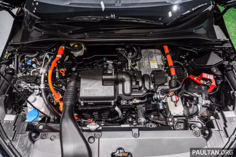 So với phiên bản cũ, Honda City hatchback 2024 có những sự thay đổi nhỏ ở ngoại thất như cụm lưới tản nhiệt và khe gió cản trước lớn hơn. Thiết kế khu vực đèn sương mù cũng được tinh chỉnh hầm hố hơn.