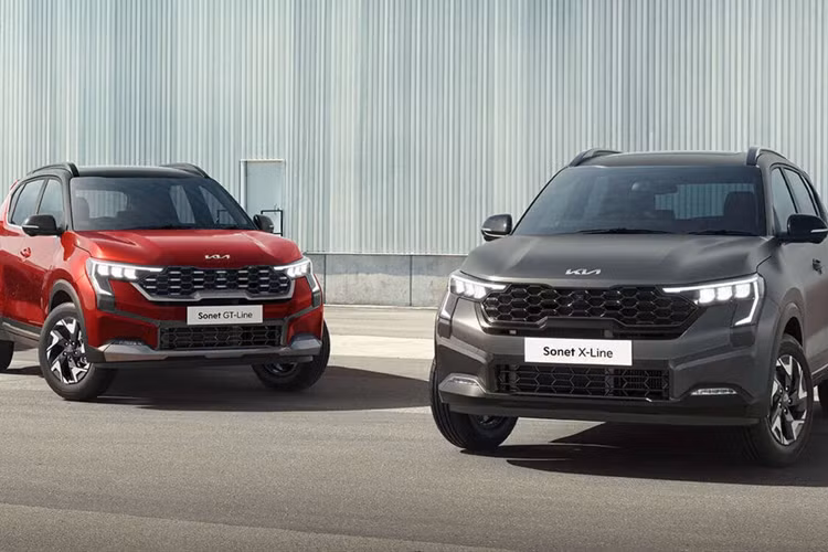 Điểm nhấn bên trong mẫu SUV hạng A này là bảng đồng hồ kỹ thuật số và màn hình cảm ứng trung tâm cùng có kích thước 10,25 inch. Bên dưới màn hình thông tin giải trí vẫn có một số nút bấm để chỉnh các tính năng đa phương tiện và điều hòa.
