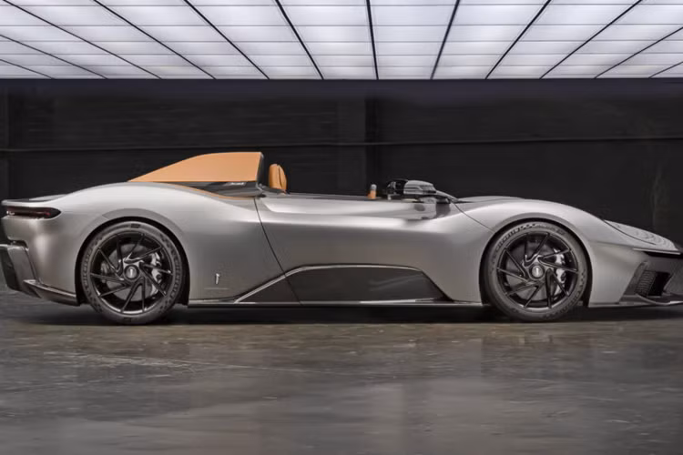 Siêu xe Pininfarina B95 Gotham sẽ ra mắt công chúng tại The Quail: A Motorsports Gathering vào ngày 16 tháng 8, như một phần của Tuần lễ xe hơi Monterey 2024. Theo Pininfarina, mẫu xe này sẽ là một chiếc xe trưng bày vì chiếc xe thực tế dành riêng cho khách hàng của họ hiện đang được chế tạo tại xưởng sản xuất Pininfarina ở Cambiano, Ý.