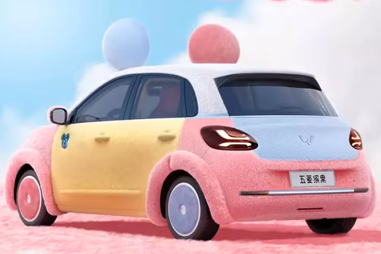 Phạm vi hoạt động khác nhau tùy thuộc vào pin nhưng nó có phạm vi hoạt động là 203 km, 333 km và 410 km. Nếu phiên bản Mickey Plush Style được sản xuất thì các thông số này có thể sẽ được giữ nguyên. Đánh giá từ bên trong, đối tượng mục tiêu phải là phụ nữ trẻ.