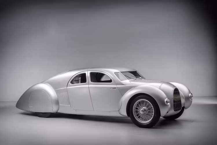So với khoang lái của các xe đua Auto Union thông thường, nội thất của Type 52 sang trọng hơn khá nhiều. Audi cho biết Type 52 là mẫu xe độc nhất vô nhị và việc thương hiệu có bán chiếc xe này cho nhà sưu tập nào hay không vẫn chưa được thương hiệu tiết lộ.