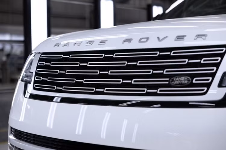 Trên thực tế, Chery và Jaguar Land Rover đã có 12 năm hợp tác ở Trung Quốc. Hai nhà sản xuất này còn từng chia sẻ một cơ sở sản xuất ô tô ở Trung Quốc, vốn xuất xưởng các mẫu xe từ năm 2014 tới nay.