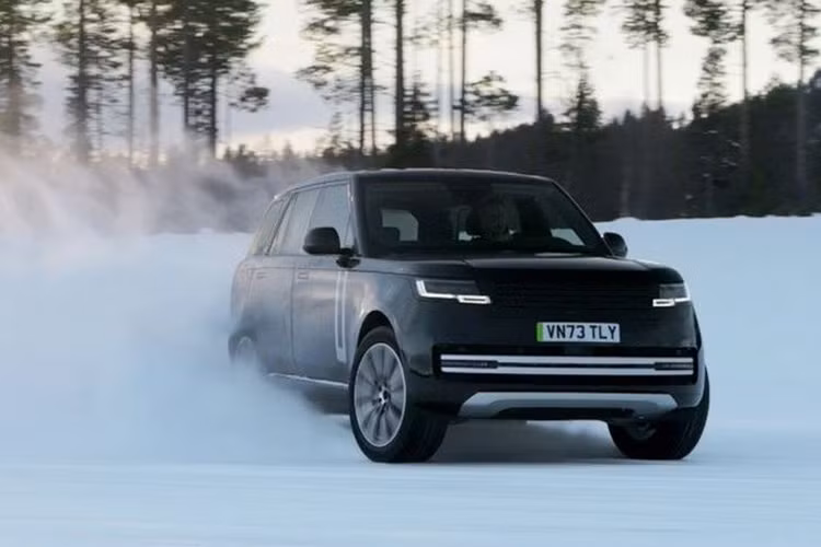 Việc JLR trưng dụng hai nền tảng của Chery sẽ giúp JLR giảm bớt gánh nặng và tập trung phát triển nên nhiều phương tiện năng lượng mới. Không chỉ JRL, mà trào lưu “mượn” nền tảng khung gầm của đối tác đã có từ lâu và được nhiều hãng xe áp dụng.