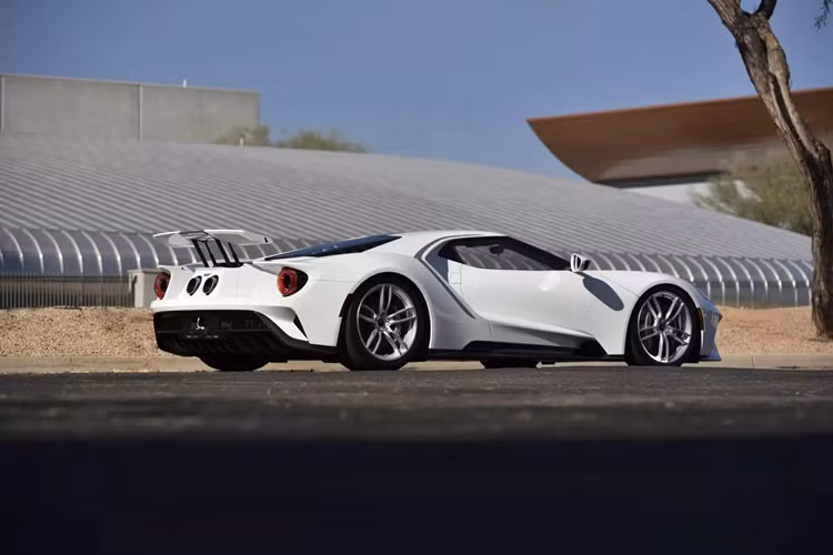 Tuy vậy, những phiên bản Ford GT đặc biệt vẫn được săn đón và một trong số đó sẽ được Mecum Auctions đưa lên sàn đấu giá vào tháng 3 tới.