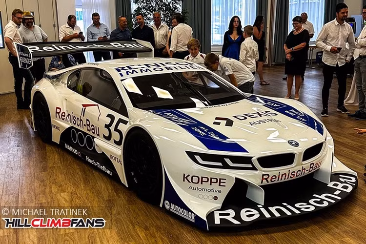 Chiếc BMW i8 độ từ superbike BMW HP4 này sẽ tham gia cùng đội đua Edlinger tại các chặng Performance Class 1, Time Attack Masters... Dự kiến, mẫu xe đặc biệt này cũng sẽ góp mặt tại sự kiện Goodwood Festival of Speed vào tháng 7 năm nay.