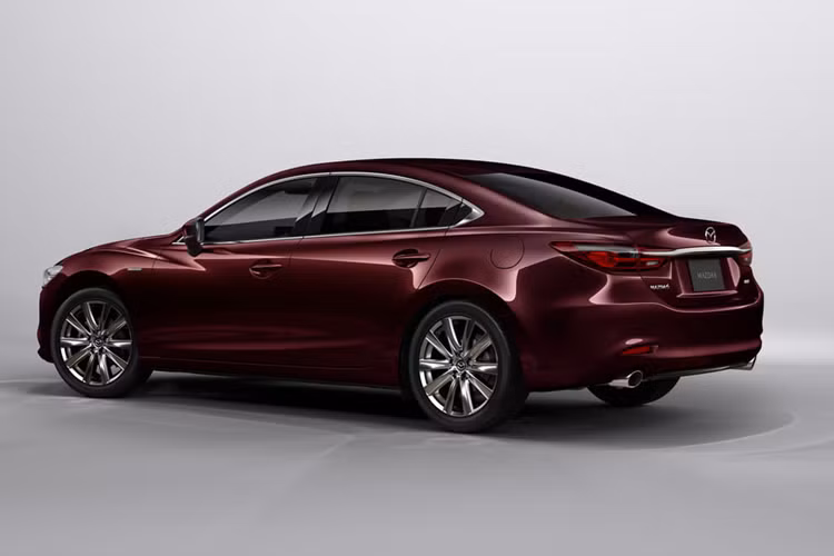 Mặc dù dây chuyền sản xuất Mazda6 sẽ đóng cửa vào tháng 4 tới nhưng khách hàng vẫn có thể đặt mua mẫu sedan này cho đến khi hết hàng. Hãng chưa có kế hoạch sản xuất mẫu xe trực tiếp thay thế Mazda6, nhưng một số nguồn tin cho biết hãng đang phát triển một mẫu sedan dẫn động cầu sau, sử dụng nền tảng khung gầm của các mẫu SUV cỡ lớn.