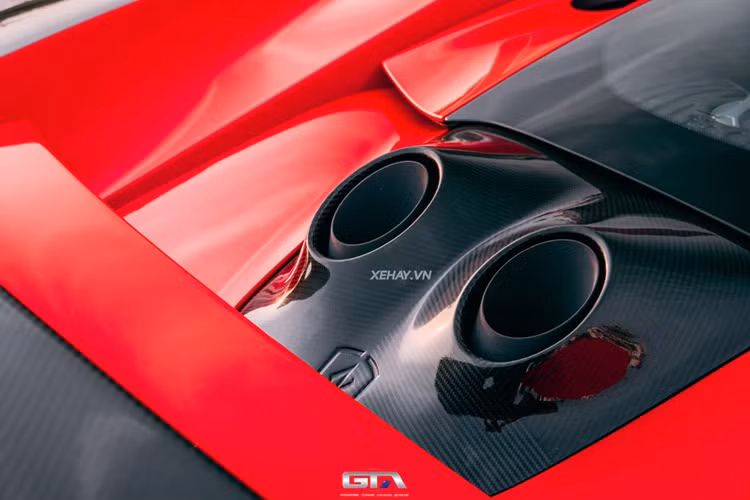 Cùng với đó, các kỹ sư của Liberty Walk sẽ cắt bỏ một phần thân xe nguyên bản để tạo không gian rộng hơn cho hệ thống nâng/hạ gầm và bộ mâm kích thước lớn hơn.