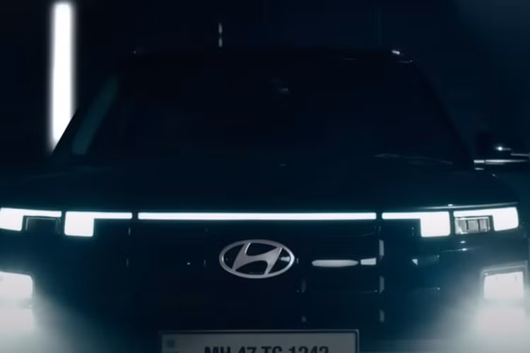 Ở mảng truyền động, Hyundai đã xác nhận Creta facelift có 3 tùy chọn động cơ, bao gồm máy xăng 1.5 tăng áp (Kappa Turbo GDi) mới, máy xăng MPi 1.5 và máy dầu CRDi 1.5.