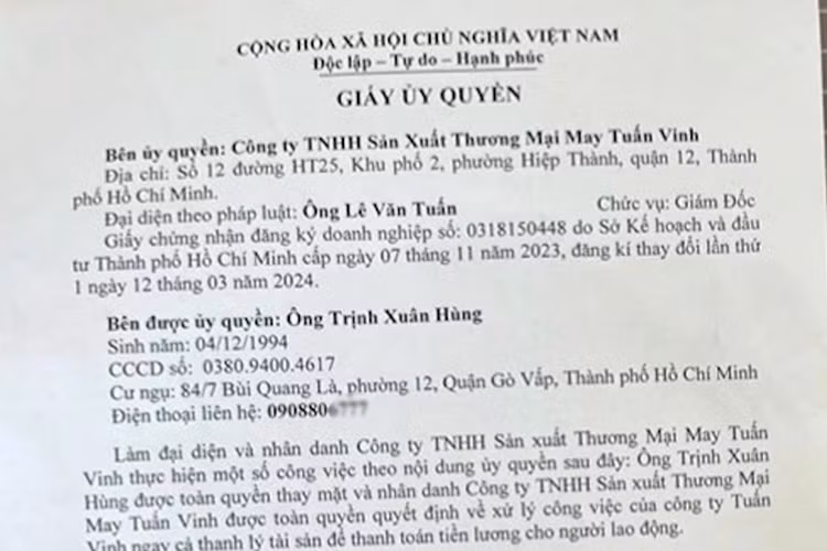 Công nhân đi đòi lương phát hiện Giám đốc bán hàng ở căng tin - Hình 3 Cong nhan di doi luong phat hien Giam doc ban hang o cang tin-Hinh-3