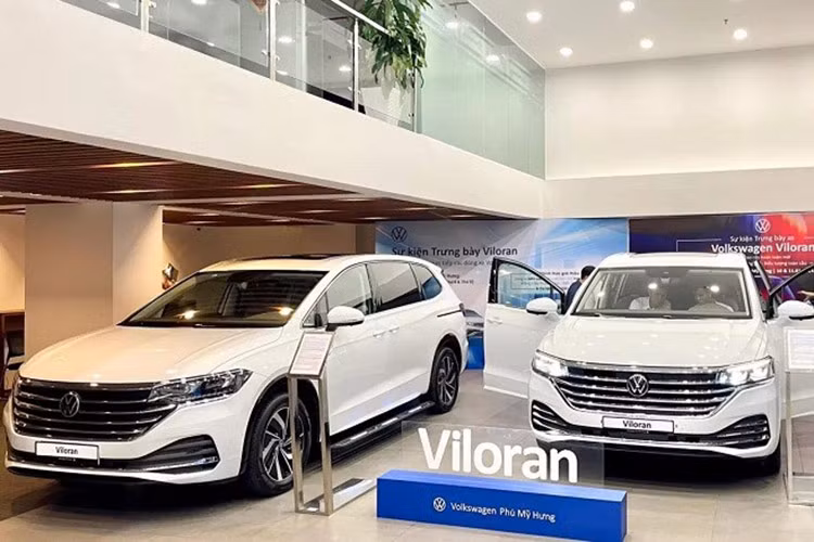 Hiện giá xe Volkswagen Viloran không giảm và chưa có chương trình ưu đãi từ chính hãng và đại lý giống một số mẫu xe cùng thương hiệu như Touareg hay Teramont X.