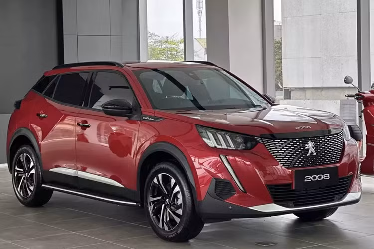 Không chỉ Mazda và Kia, nhà phân phối THACO còn áp dụng giá bán ưu đãi mới cho các mẫu xe Peugeot. Theo đó, từ ngày 10/5/2024, các mẫu xe Peugeot giảm giá hàng chục triệu đồng.