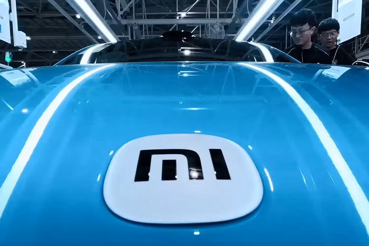 Bên cạnh đó, Xiaomi SU7 chạy điện giá rẻ còn sở hữu kích thước rộng rãi hơn, kiểu dáng sang trọng như một chiếc Porsche Taycan và có hiệu năng vận hành tốt hơn.