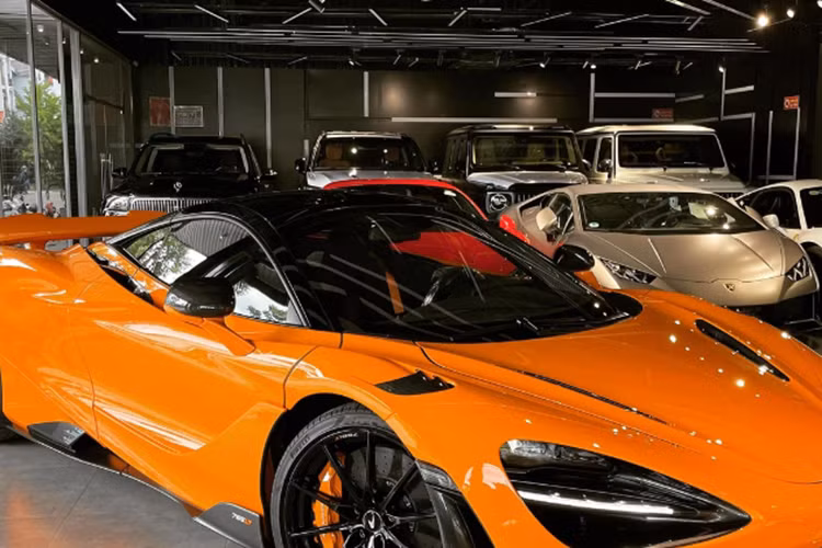 Chiếc xe McLaren phiên bản 765LT được đăng ký biển số tỉnh Kiên Giang mang số thứ tự 381 trên tổng số 765 xe McLaren 765LT được sản xuất ra thế giới.