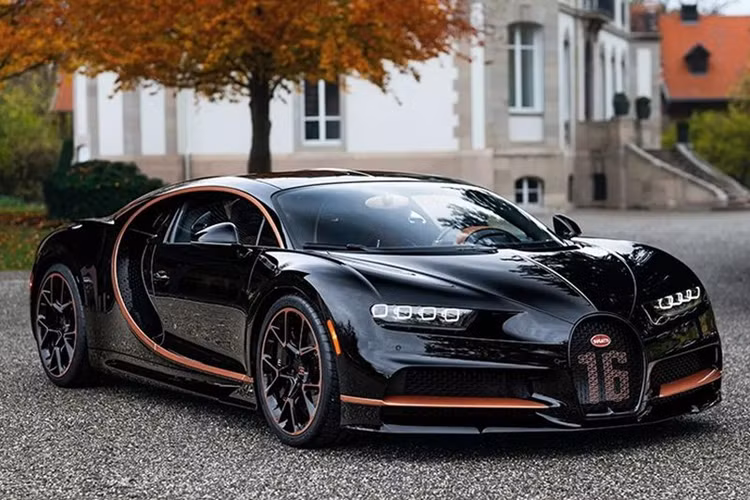 Ngoài ra, hãng có thể hành động đến mức độ xây trạm xăng Bugatti riêng tại nhà khách hàng hoặc vận chuyển xăng tới tận nhà để nạp cho khách.