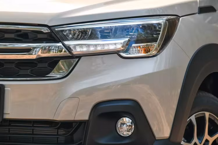 Hệ truyền động này tạo ra công suất tối đa 105 mã lực tại tua máy 6.000 vòng/phút và mô-men xoắn cực đại 138 Nm tại tua máy 4.400 vòng/phút. Động cơ đi kèm với hộp số tự động 4 cấp và hệ dẫn động cầu trước.