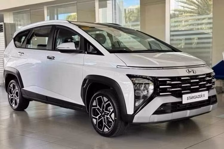Theo thông tin từ đại lý, Hyundai Stargazer X 2024 mới sẽ được Hyundai TC Motor công bố ra mắt trong tháng 4 này. Stargazer X là phiên bản mang phong cách “SUV hóa” của mẫu MPV cỡ nhỏ Hyundai Stargazer, tương tự Mitsubishi Xpander Cross.
