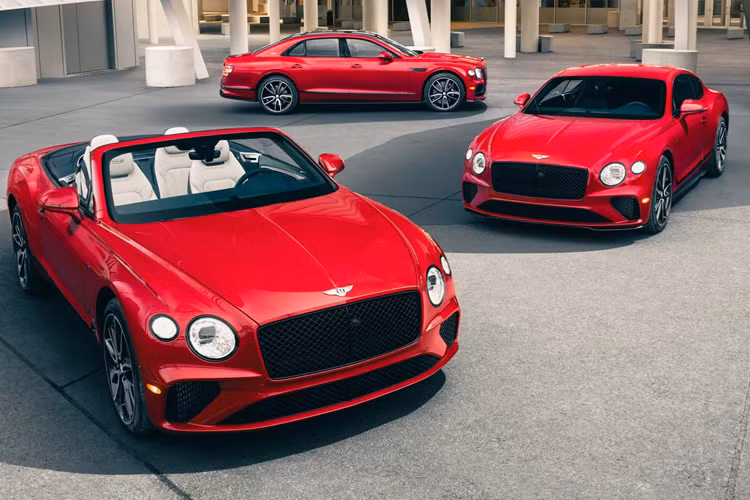 Dòng sản phẩm Bentley Edition 8 2024 mới bao gồm các mẫu xe thuộc phiên bản Continental GT, Continental GT Convertible và Flying Spur sẽ được trang bị động cơ V8 chạy bằng nhiên liệu xăng.