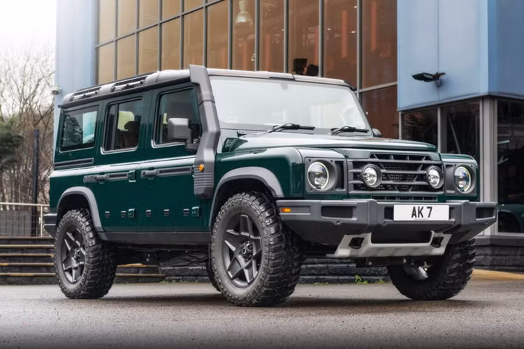 Mới đây, hãng độ xe nổi tiếng Chelsea Truck có trụ sở tại Anh đã ra mắt phiên bản nâng cấp dành cho mẫu SUV địa hình này. Thương hiệu độ xe này thường được biết đến với việc nâng cấp những chiếc Land Rover, tuy nhiên lần này Chelsea Truck Company đã quyết định mở rộng với mẫu xe Ineos Grenadier 2024 mới.
