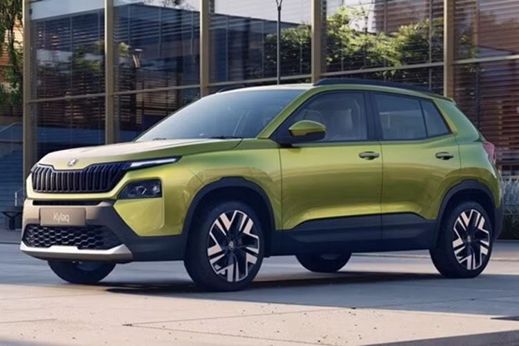 Riêng bản cao cấp nhất của Skoda Kylaq 2025 được trang bị ghế bọc giả da, ghế trước chỉnh điện 6 hướng/làm mát, lẫy chuyển số thể thao, sạc điện thoại không dây, cửa sổ trời chỉnh điện, gương chiếu hậu tự động chống chói và đèn viền trang trí nội thất.