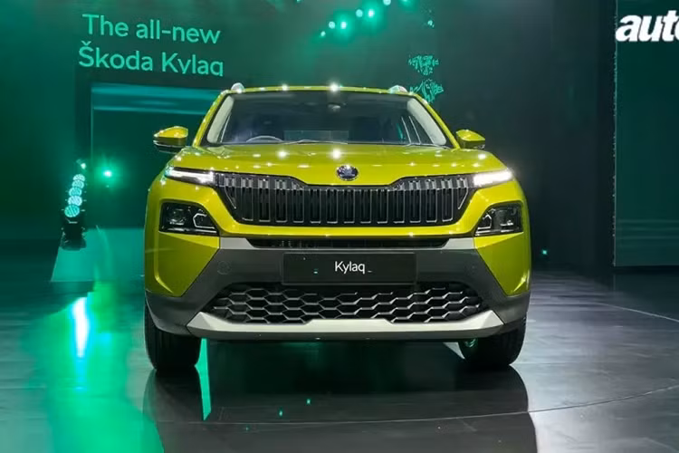 Mức giá xe Skoda Kylaq 2025 dao động từ 789.000 - 1.440.000 Rupee (khoảng 236 - 432 triệu đồng). Theo đại diện của Skoda, Kylaq là mẫu xe đầu tiên của thương hiệu này được định giá phù hợp ở thị trường Ấn Độ.