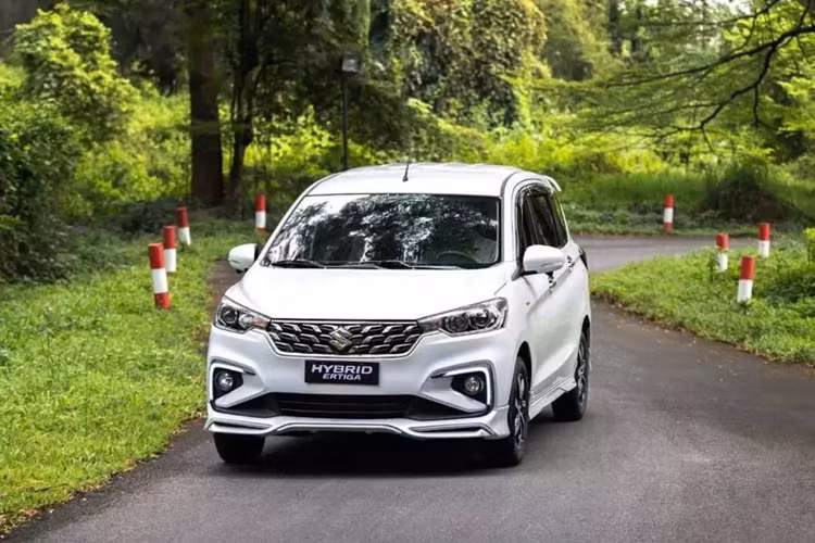 Trong tháng 5/2024, hãng xe Suzuki tại Việt Nam giảm giá kèm ưu đãi loạt ôtô nhằm duy trì sức hút và tăng doanh số. Các mẫu xe như Ertiga Hybrid, XL7, Swift và Ciaz, đều có chương trình khuyến mãi. Riêng Suzuki Jimny mới ra mắt trong tháng 4/2024 không có ưu đãi.