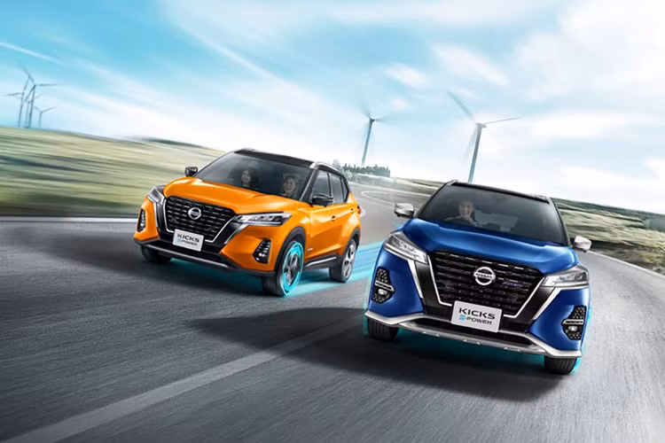 Mô-tơ điện của Nissan Kicks tạo ra công suất tối đa 136 mã lực tại tua máy 3.410 - 9.697 vòng/phút và mô-men xoắn cực đại 280 Nm tại tua máy 0 - 3.410 vòng/phút.