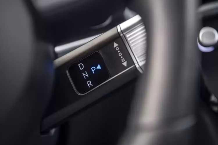 Cuối cùng là hệ truyền động plug-in hybrid (PHEV), bao gồm máy xăng 1.6L như trên, mô-tơ điện mạnh 97 mã lực, tăng 7 mã lực so với trước.