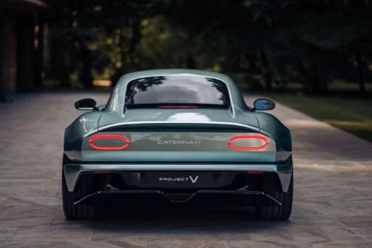 Mới đây, hãng xe máy Yamaha cũng đã ký hợp đồng hợp tác kỹ thuật với đội đua Lola Formula E nhằm hỗ trợ đội tham gia giải đua vào tháng 12 tới.