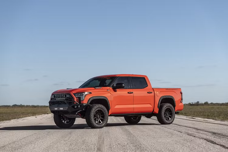 Toyota Tundra TRD Pro off-road 
