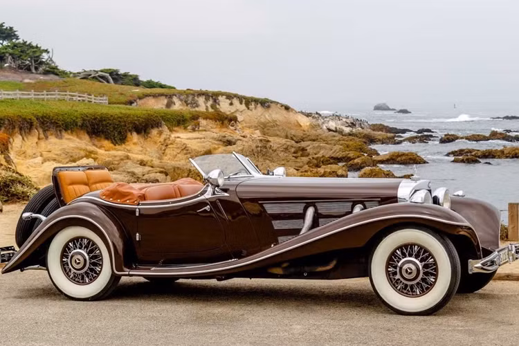 Chiếc Mercedes-Benz 500K này sở hữu động cơ M24 5.1L 8 xi-lanh thẳng hàng, sản sinh công suất 160 mã lực với bộ siêu nạp kiểu roots và hộp số sàn bốn cấp. Mặc dù đã 90 năm tuổi nhưng chiếc xe này mới chỉ chạy được 69.201 km, điều này khiến nó trở thành một món đồ không thể bỏ lỡ đối với các nhà sưu tập xe.