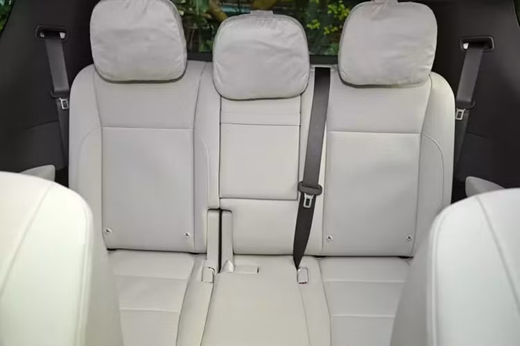 Mỗi người có một cách hiểu khác nhau về thiết kế, một số người cho rằng Mega rất khoa học viễn tưởng, còn những người khác lại cho rằng nó không có tính thẩm mỹ chút nào.