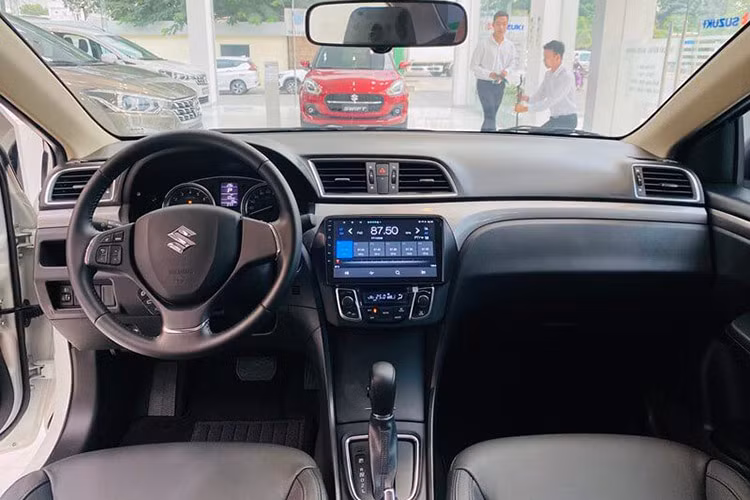 Suzuki Ciaz bắt đầu được bán tại Việt Nam từ năm 2016 nhưng chưa gây được tiếng vang trong phân khúc sedan cỡ B so với những đối thủ lâu năm hơn như Toyota Vios hay Hyundai Accent. Doanh số xe bán ra trong nửa đầu năm 2024 không được khả quan so với trước đó.