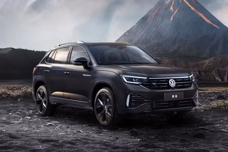 Theo thông tin trên trang web của Bộ Công nghiệp và Công nghệ Thông tin Trung Quốc, Volkswagen Tayron sẽ sở hữu kích thước dài x rộng x cao lần lượt là 4.735 x 1.869 x 1.682 mm cùng chiều dài cơ sở 2.791 mm.