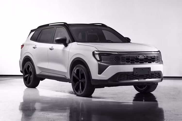 Mặc dù cả Ford Equator và Equator Sport đều chưa được ra mắt chính thức, tuy nhiên, thiết kế bên ngoài của bộ đôi này đã bị rò rỉ thông qua hình ảnh được đăng tải trên website của Bộ Công nghiệp và Công nghệ Thông tin Trung Quốc. Nhìn chung, cả hai mẫu SUV này đều sở hữu thiết kế mới bắt mắt hơn so với phiên bản cũ.